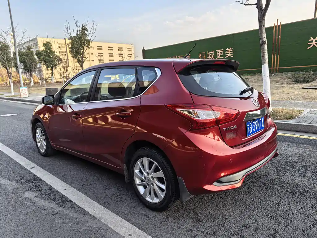 Nissan Tiida 2017 — фото 18