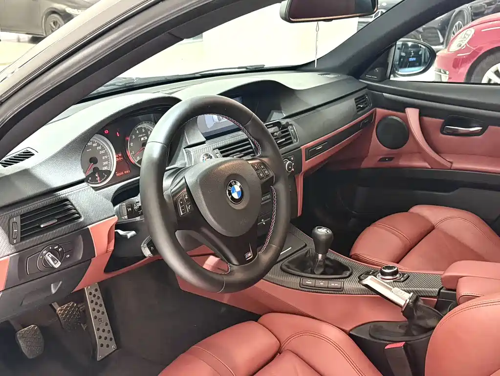 BMW M3 2011 — фото 4
