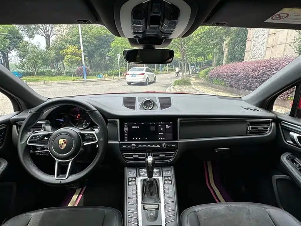 Porsche Macan 2021 — фото 18