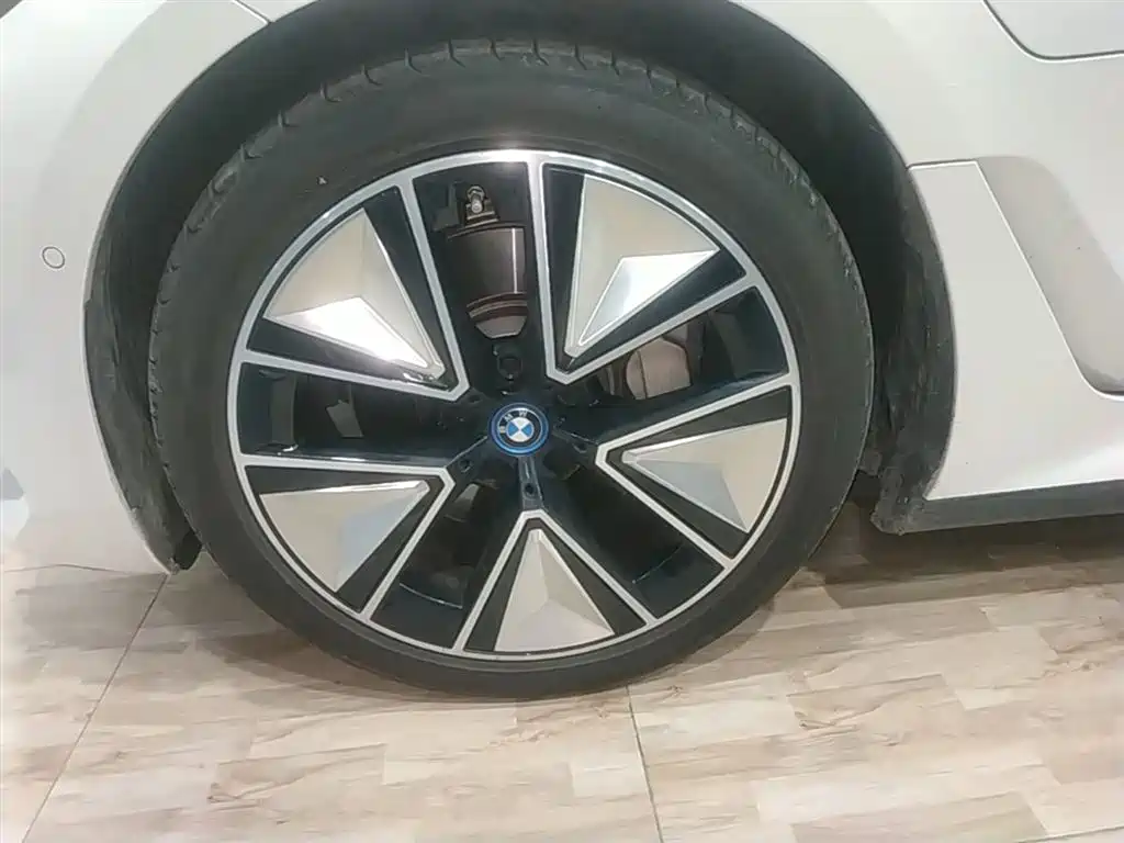BMW i3 2024 — фото 23