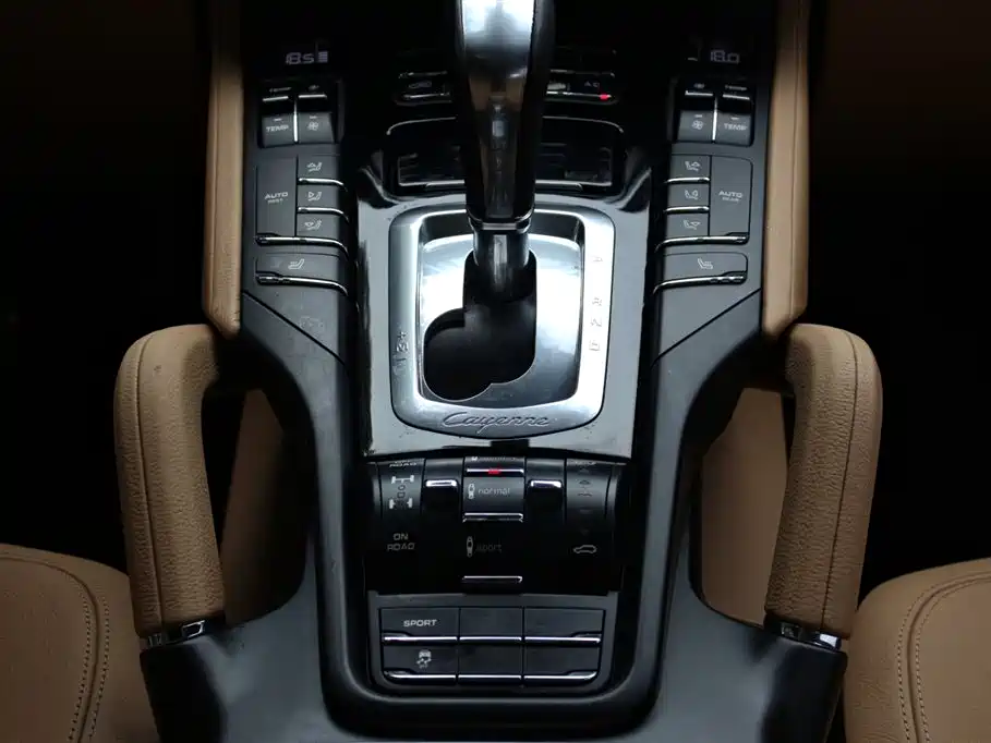 Porsche Cayenne 2014 — фото 14
