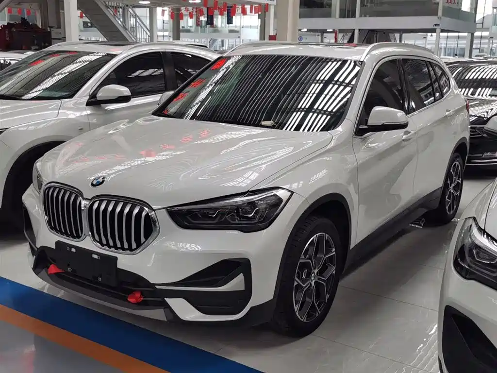BMW X1 2022 — фото 1