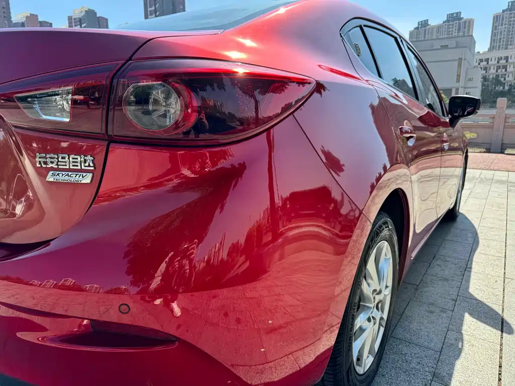 Mazda 3 Axela 2018 — фото 10