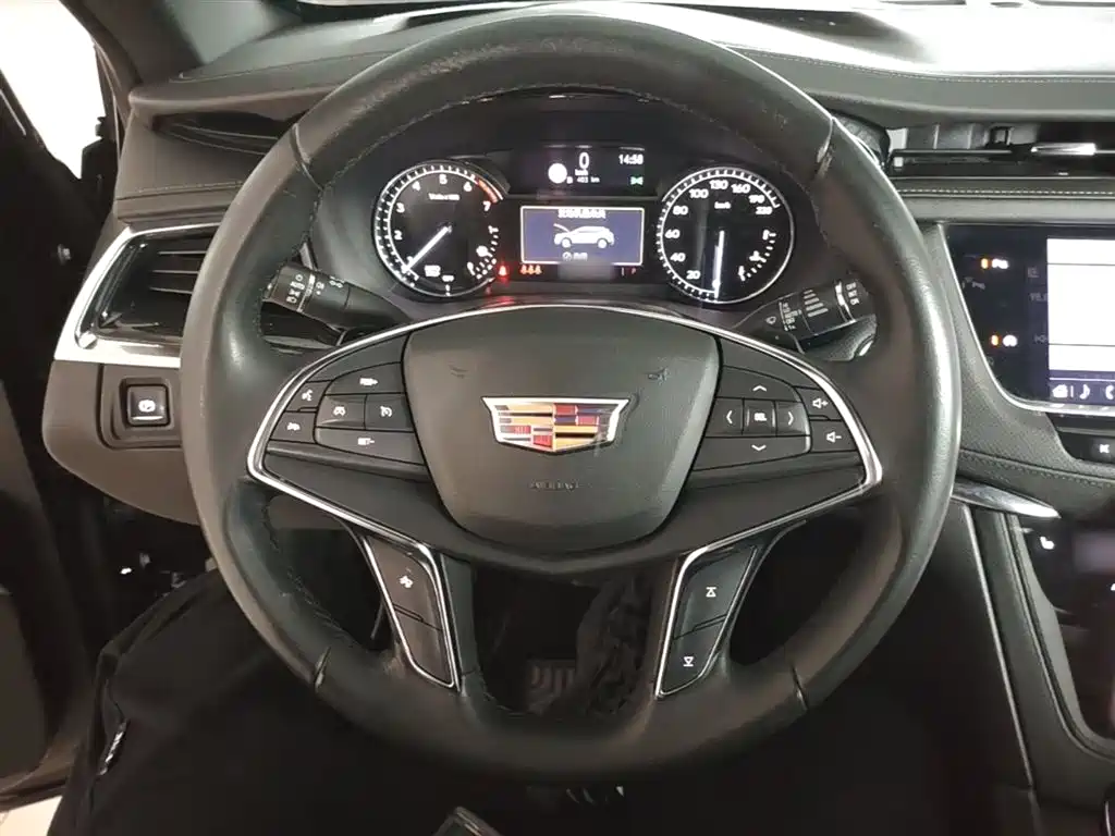 Cadillac XT5 2020 — фото 11