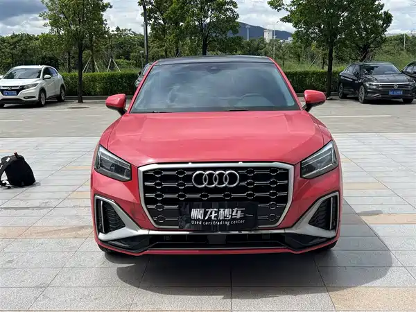 Audi Q2L 2024
