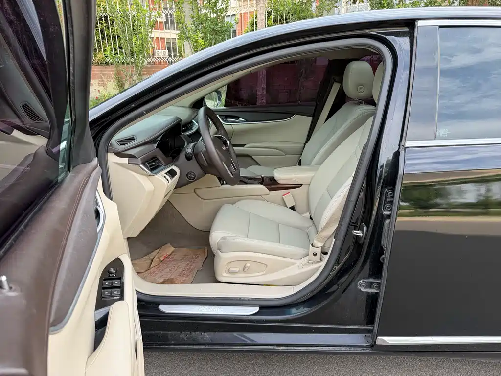 Cadillac XTS 2017 — фото 12