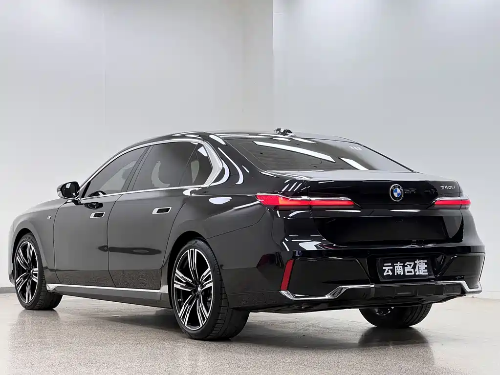 BMW 7 Series 2025 — фото 5