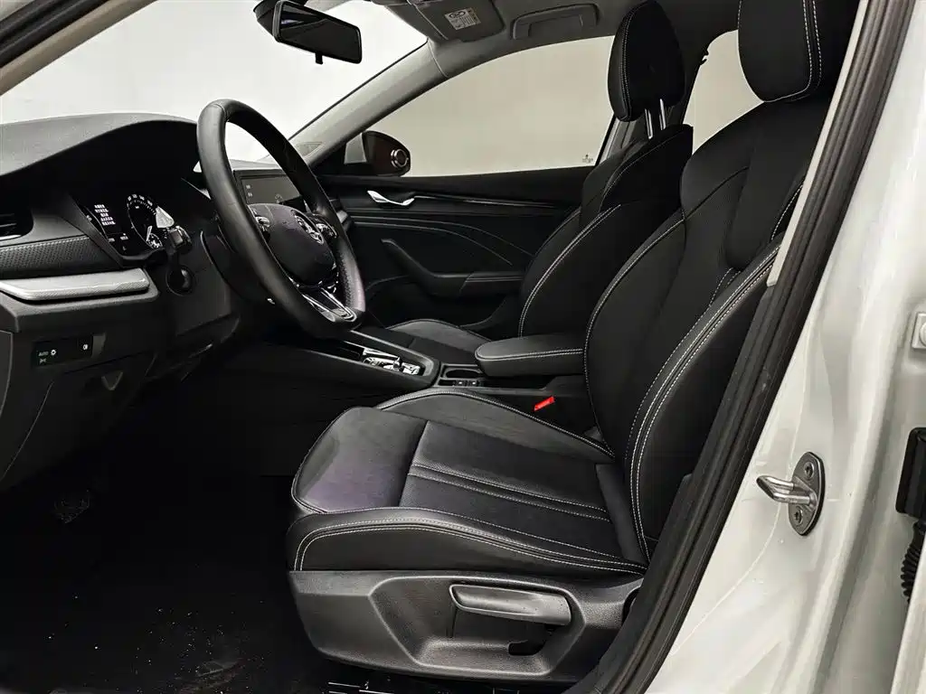 Skoda Octavia 2024 — фото 12