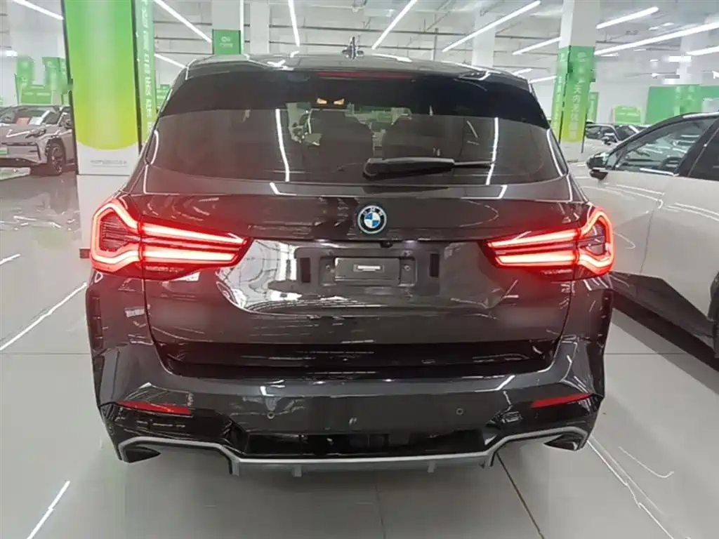 BMW iX3 2023 — фото 6
