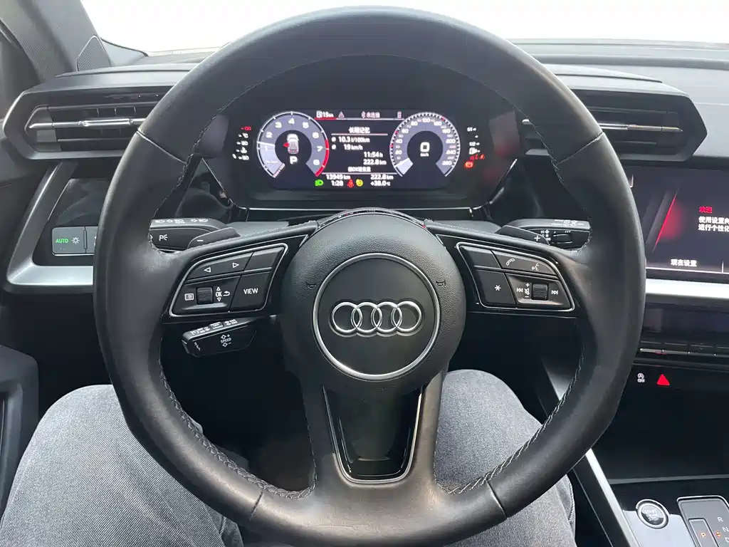 Audi A3 2023 — фото 11
