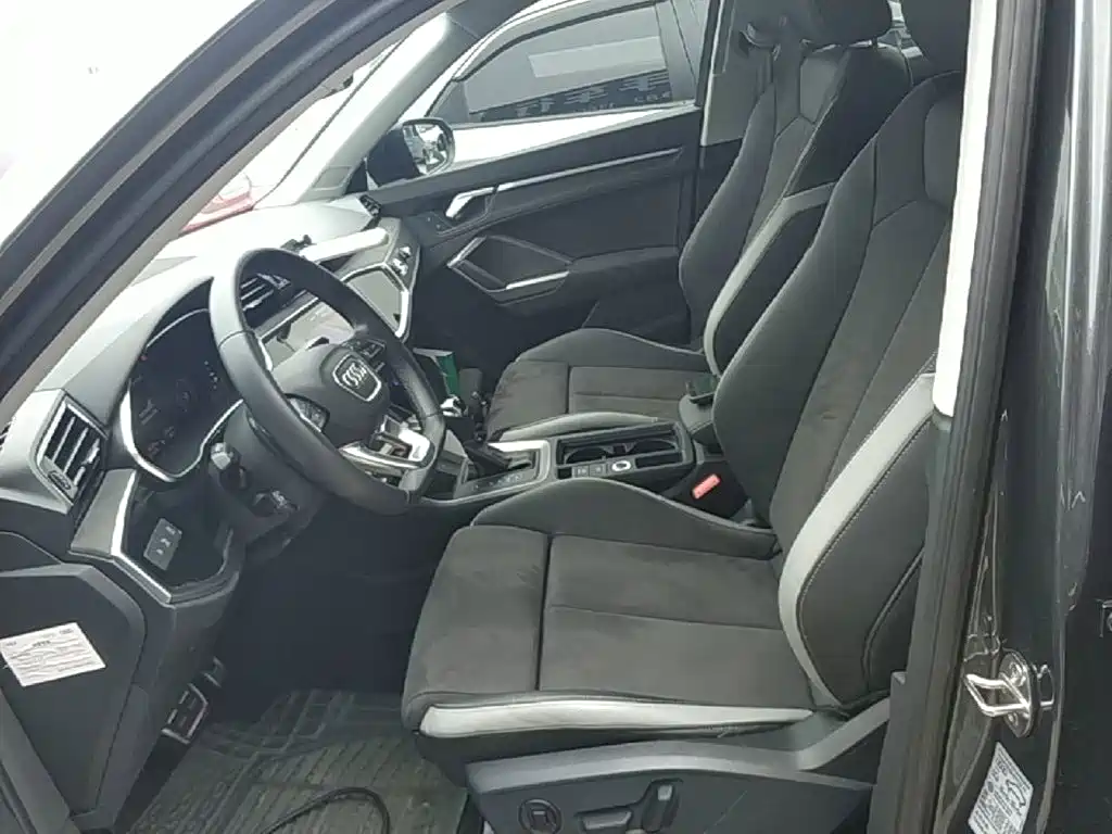 Audi Q3 2023 — фото 15