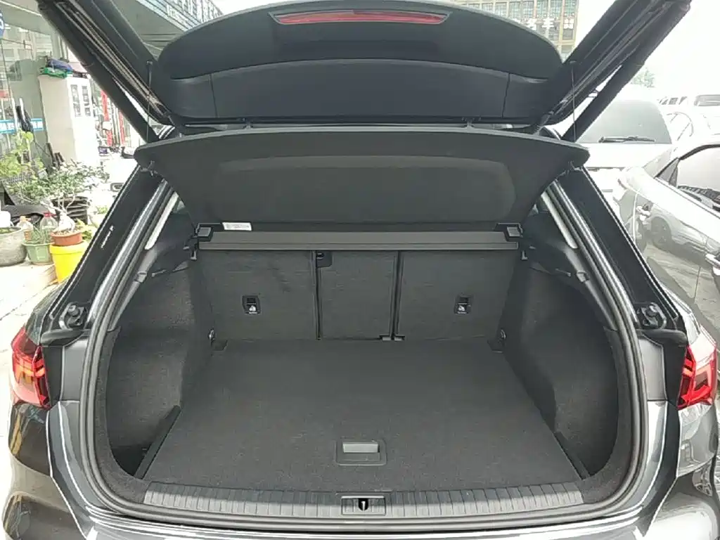 Audi Q3 2023 — фото 19