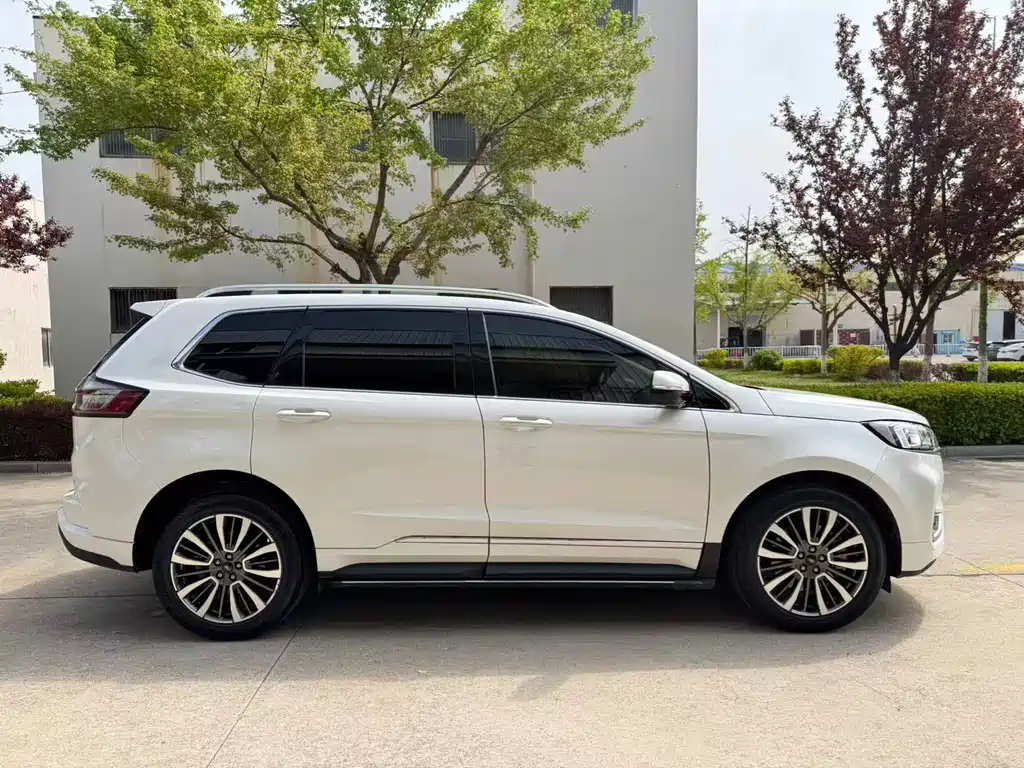Ford Edge 2021 — фото 4
