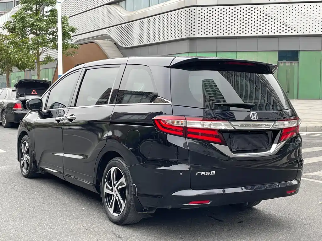 Honda Odyssey 2017 — фото 14