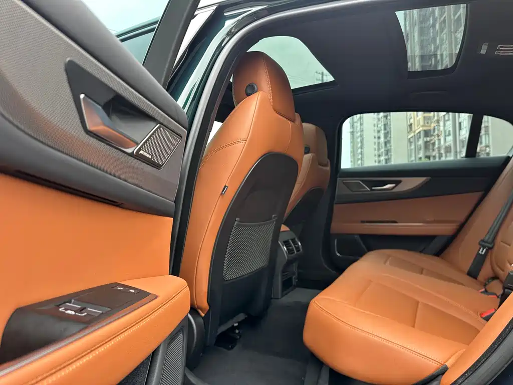 Jaguar XEL 2025 — фото 10
