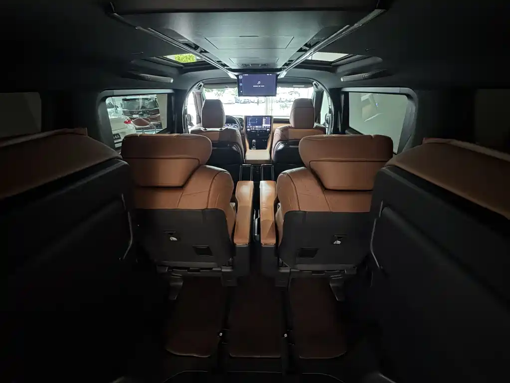 Toyota Alphard 2024 — фото 21