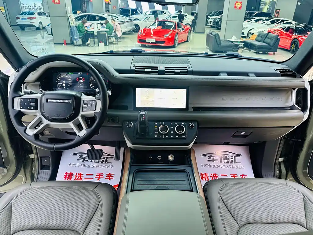 Land Rover Defender 2021 — фото 12