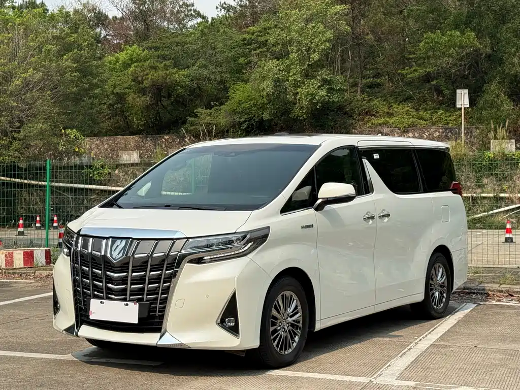 Toyota Alphard 2023 — фото 2