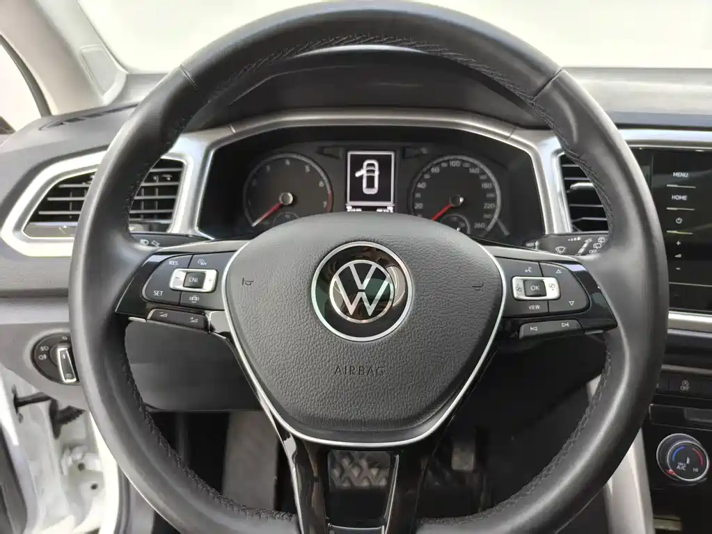 Volkswagen T-Roc 2022 — фото 8