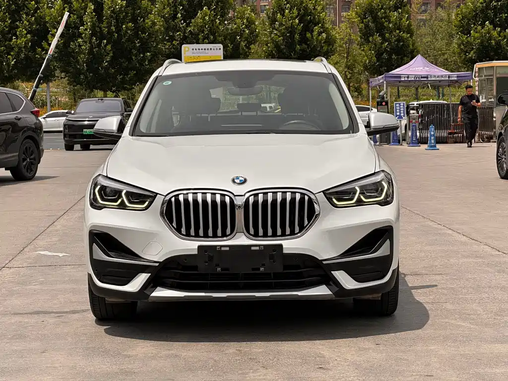 BMW X1 2022 — фото 2