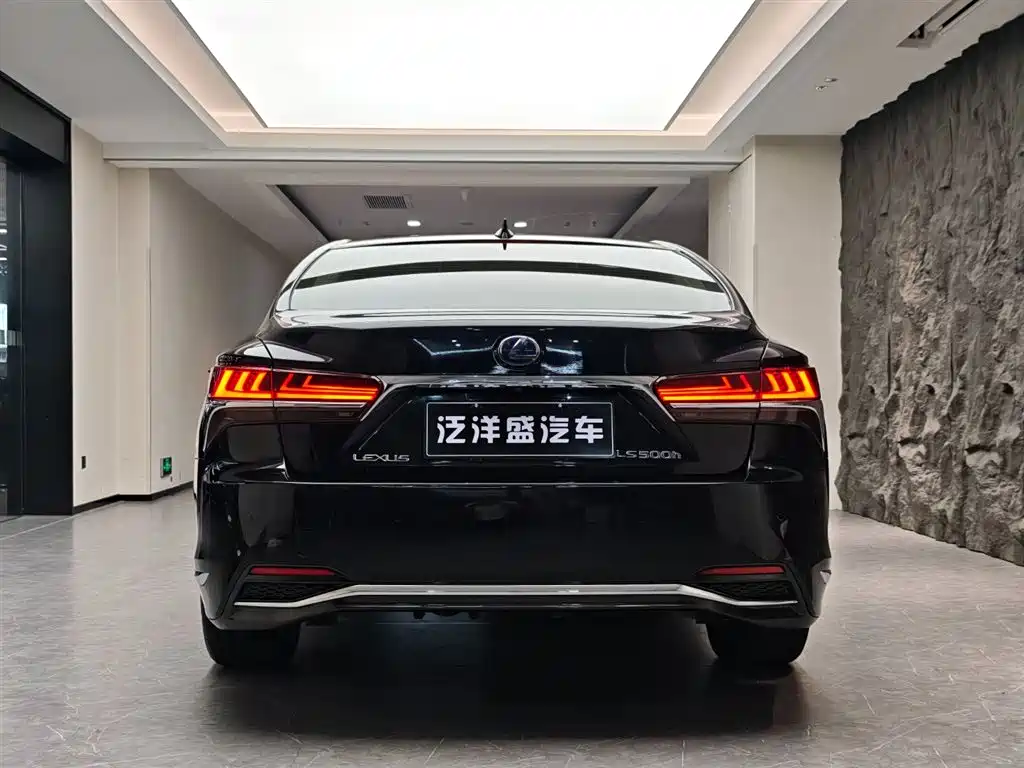 Lexus LS 2020 — фото 18