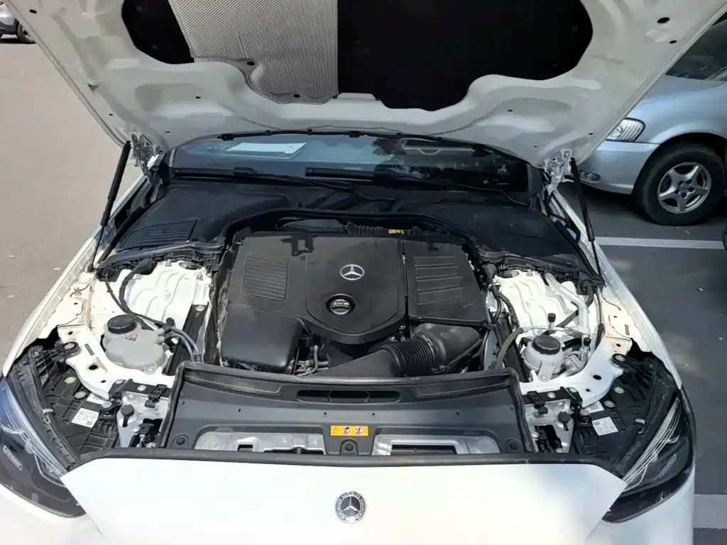 Mercedes-Benz C-Class 2025 — фото 16