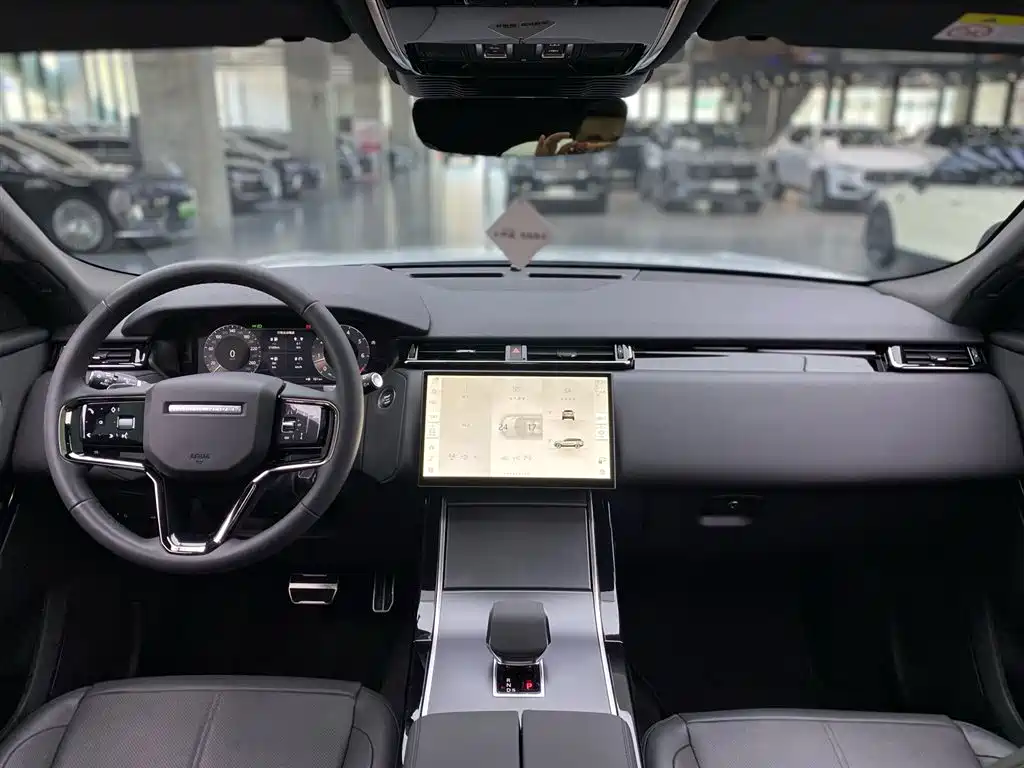 Land Rover Velar 2024 — фото 8