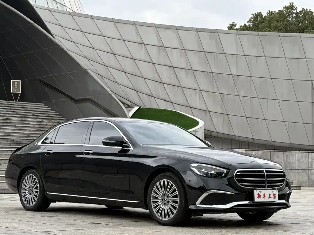 Mercedes-Benz E-Class 2022 — фото 3