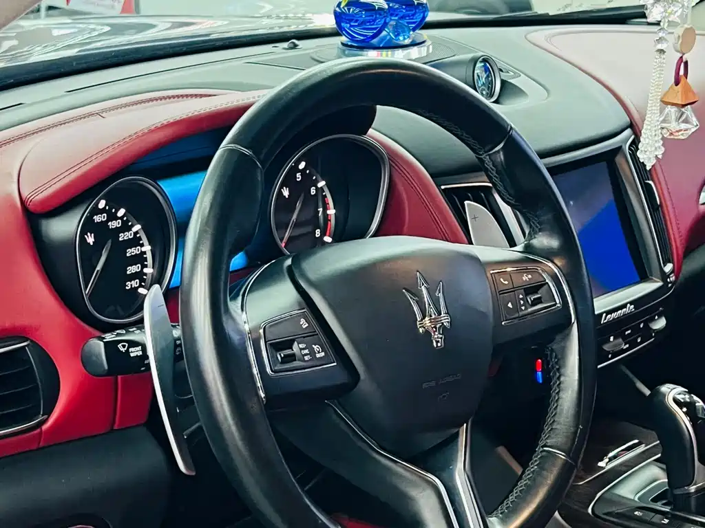 Maserati Levante 2017 — фото 13