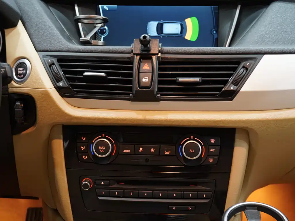BMW X1 2014 — фото 13