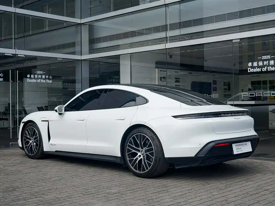 Porsche Taycan 2022 — фото 4
