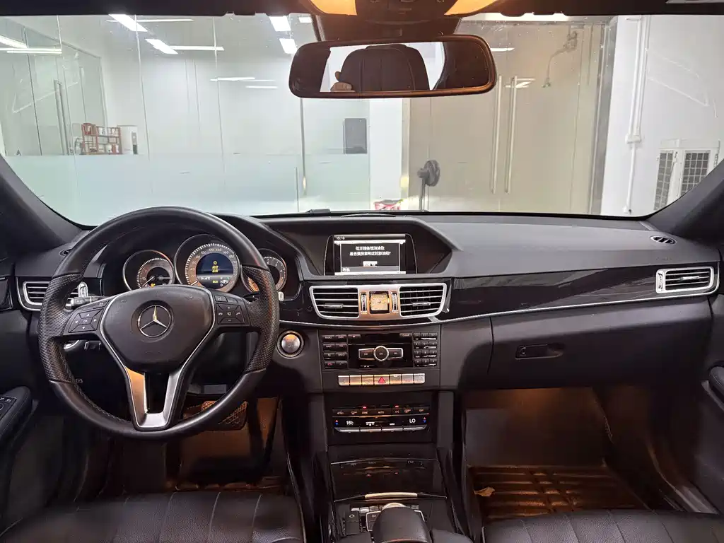 Mercedes-Benz E-Class 2014 — фото 15