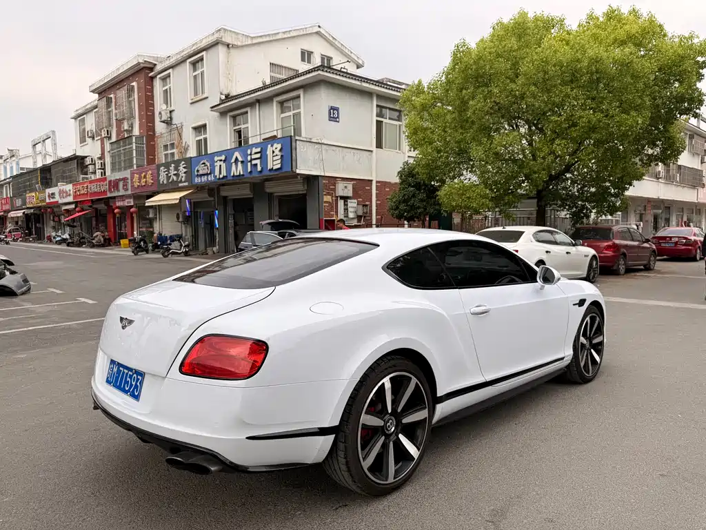 Bentley Continental 2017 — фото 6