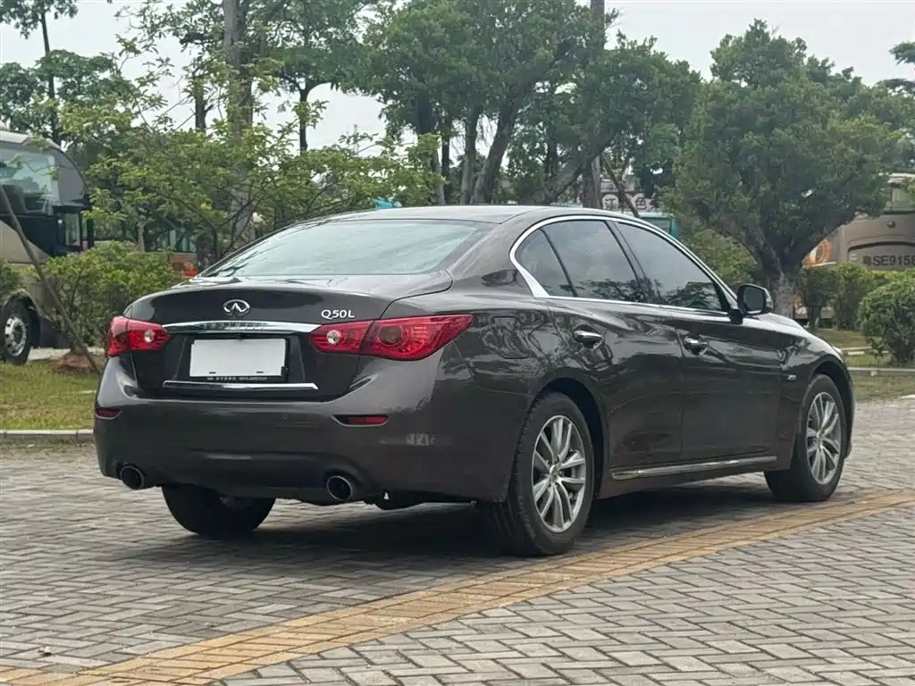 Infiniti Q50L 2015 — фото 9
