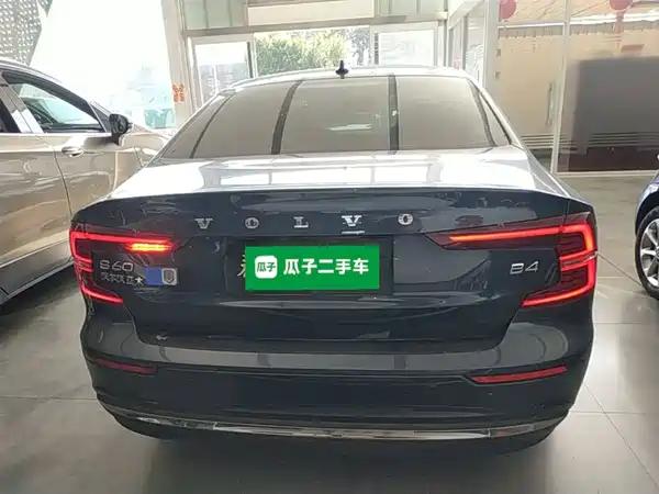Volvo S60 2023