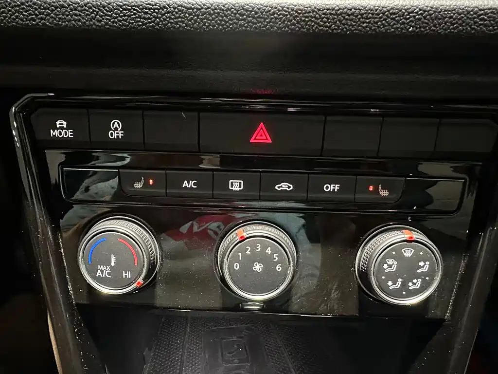 Volkswagen T-Roc 2022 — фото 14