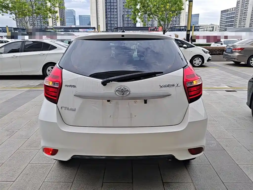 Toyota Yaris L 2019 — фото 6
