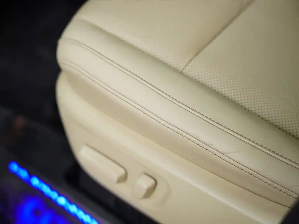Toyota Alphard 2023 — фото 35