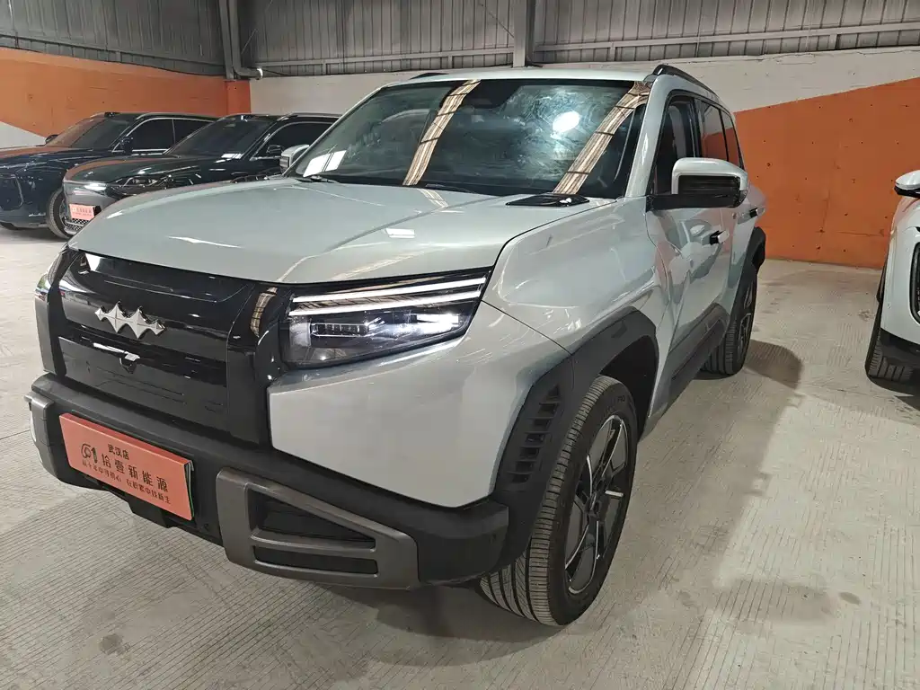 Fang Cheng Bao Titanium 3 2025