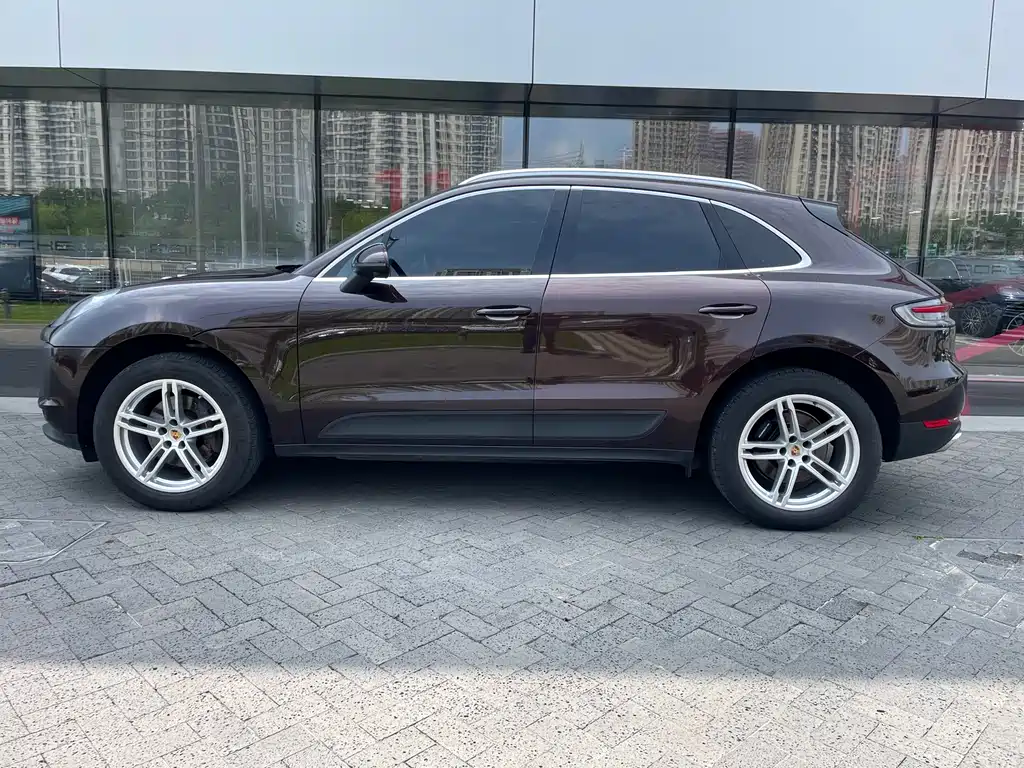 Porsche Macan 2021