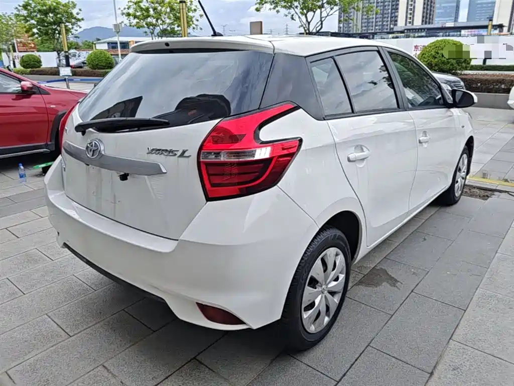 Toyota Yaris L 2019 — фото 7