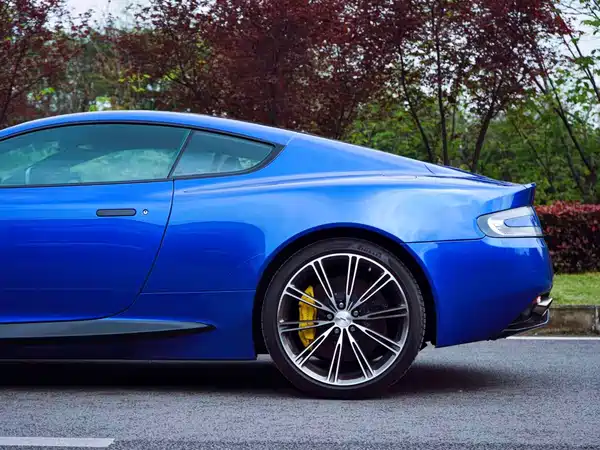 Aston Martin Virage 2012
