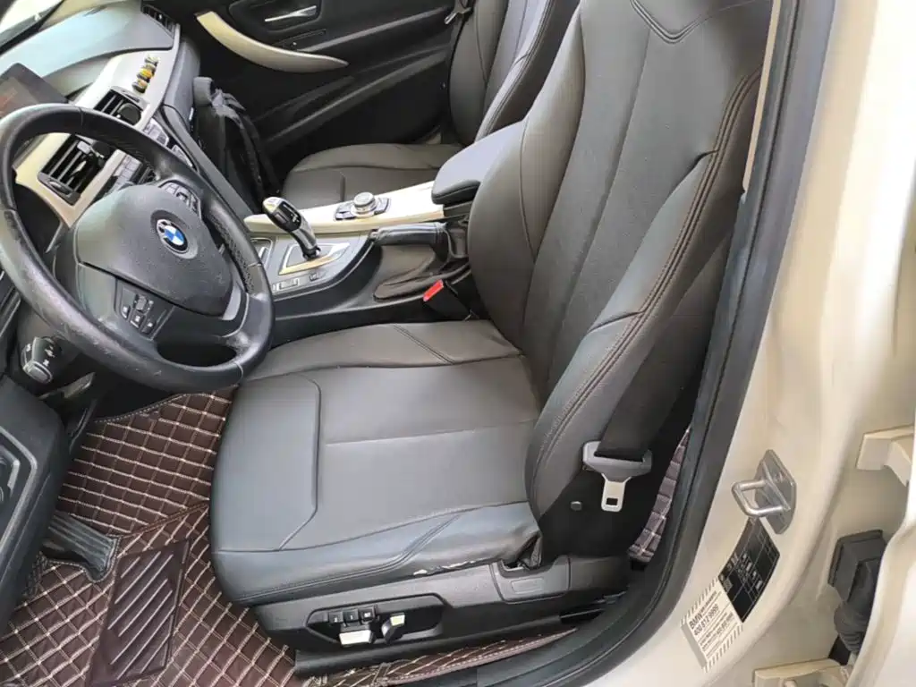 BMW 3 Series 2016 — фото 15