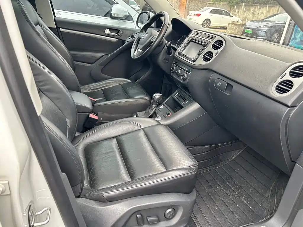 Volkswagen Tiguan 2015 — фото 11