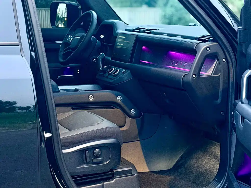 Land Rover Defender 2025 — фото 16