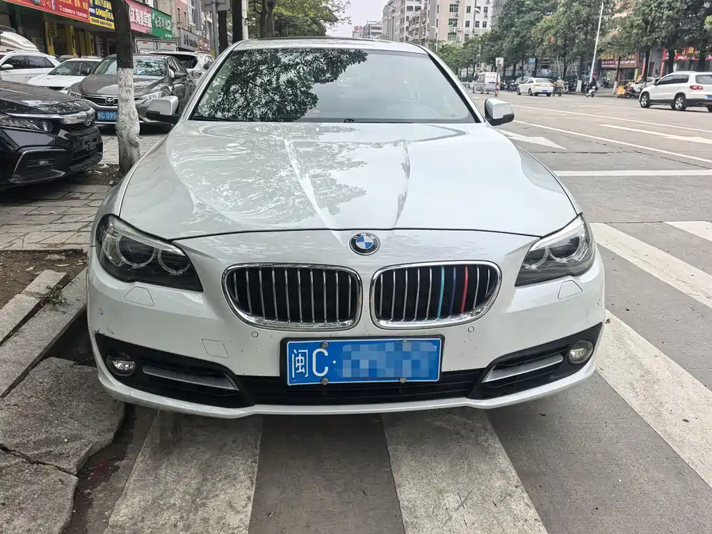 BMW 5 Series 2015 — фото 2