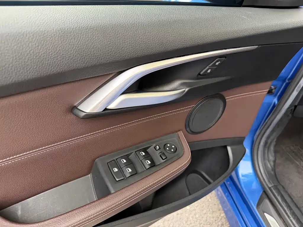 BMW 1 Series 2019 — фото 11