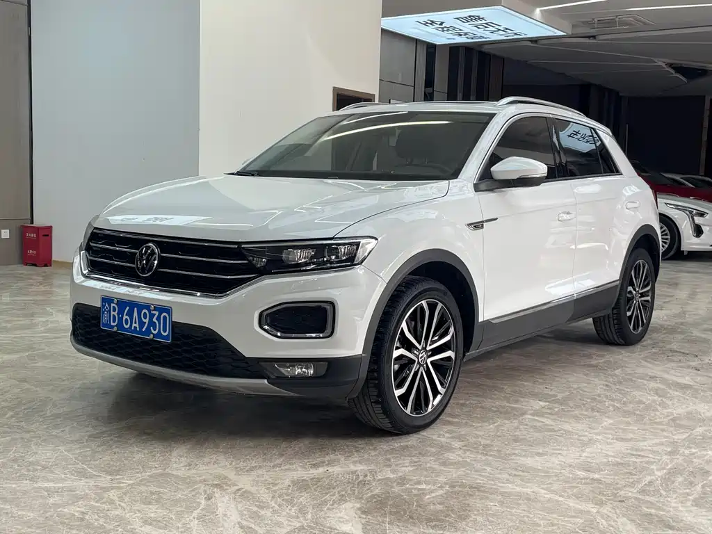 Volkswagen T-Roc 2022 — фото 1