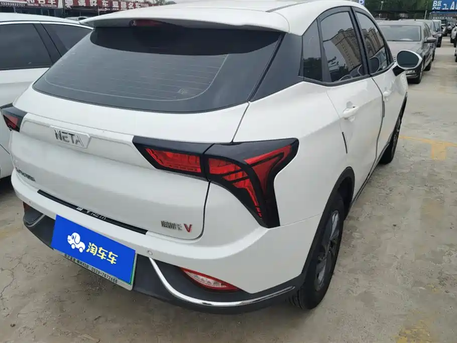 Neta V 2022