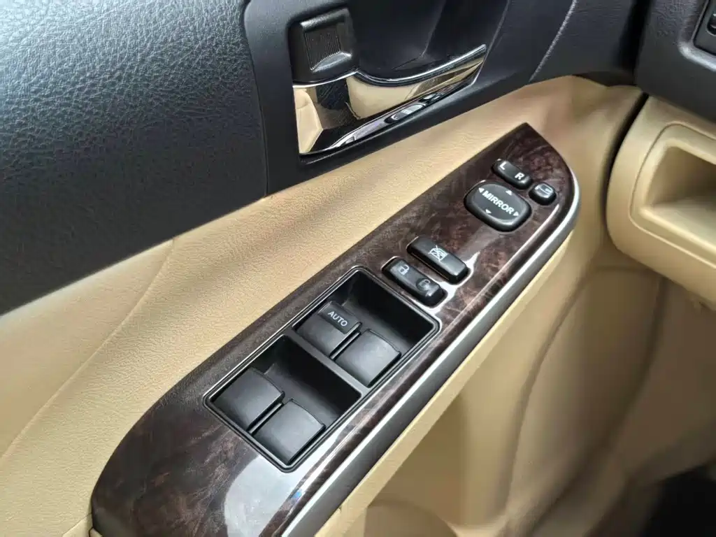Toyota Camry 2015 — фото 12